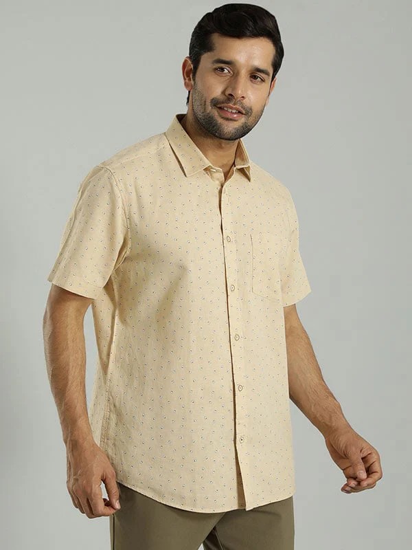 Indian Terrain Men's Regular Fit Half Sleeve All Over Print Khaki Shirt